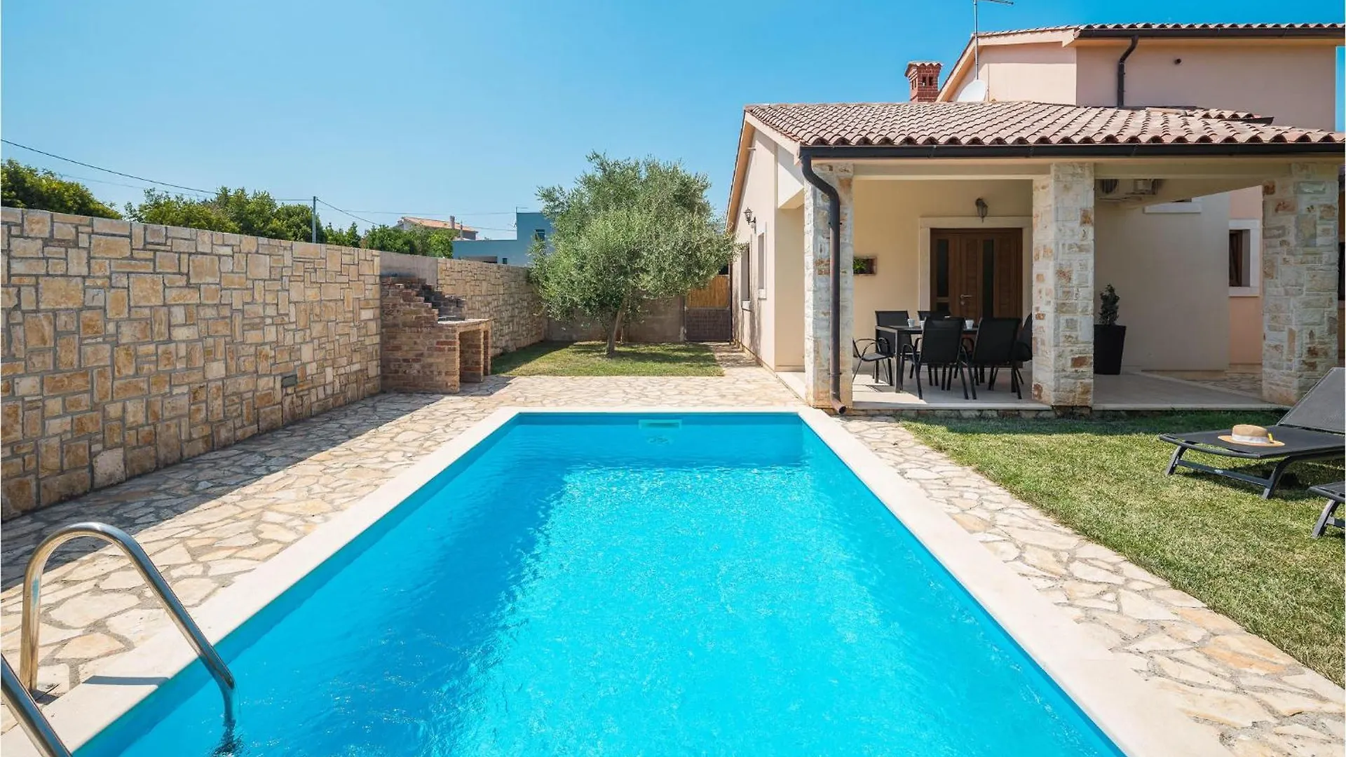 Gorgeous Home In Liznjan With Wifi 0*,  Croatia